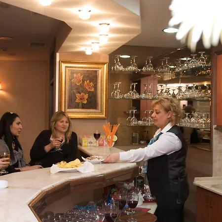 格兰德乌纳尔酒店 3*