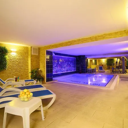 그랜드 우날 호텔