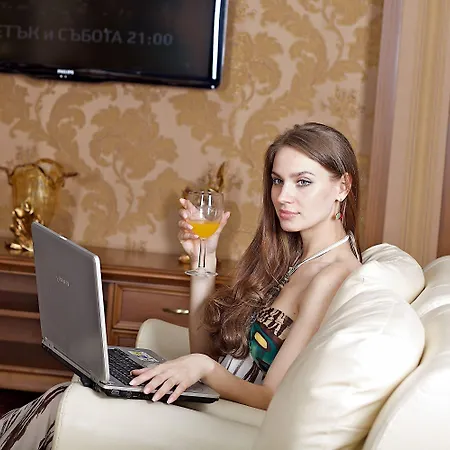 호텔 그랜드 우날 3*